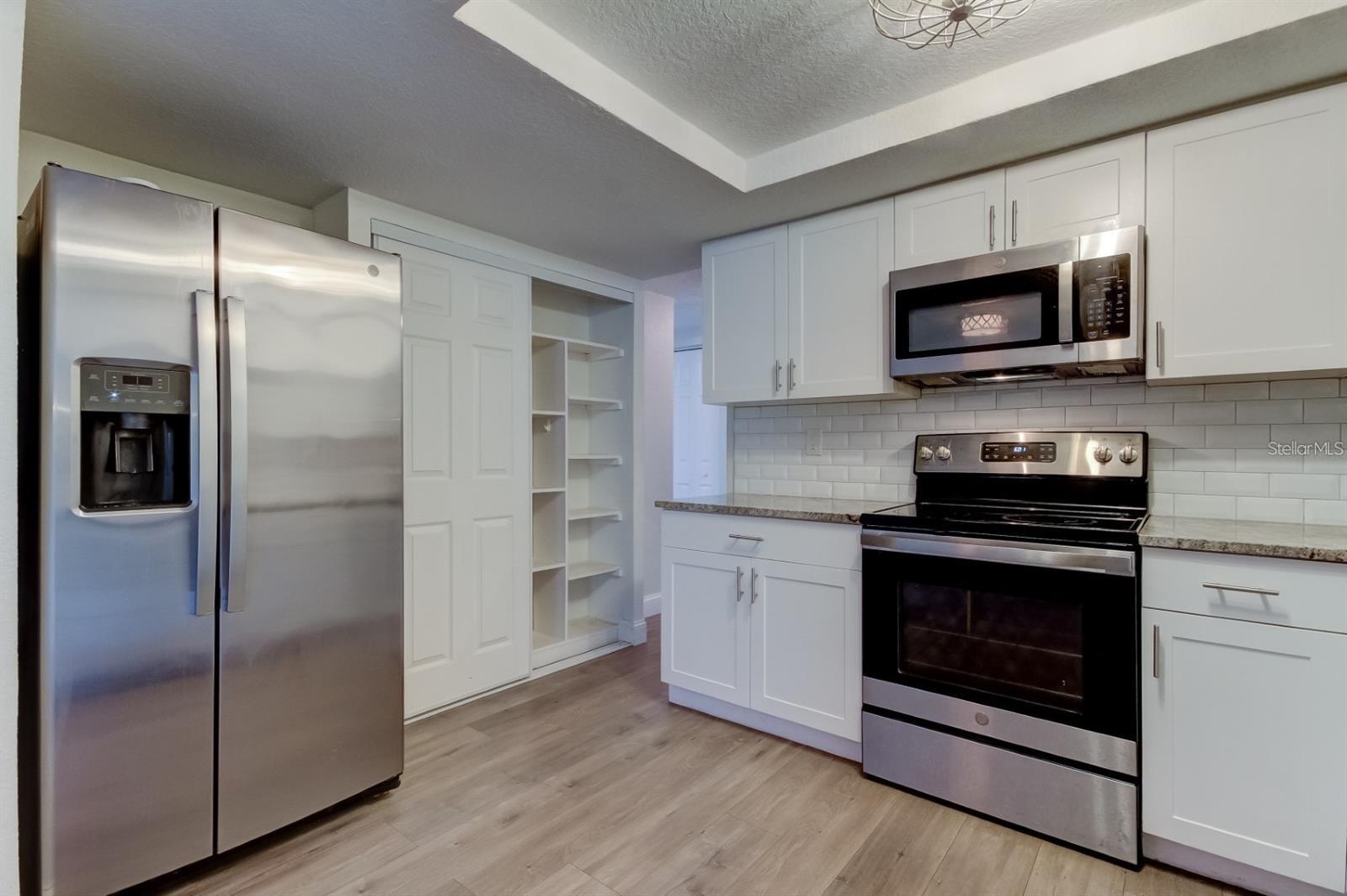 Image 14 of 53 For 7144 Fairfax Drive