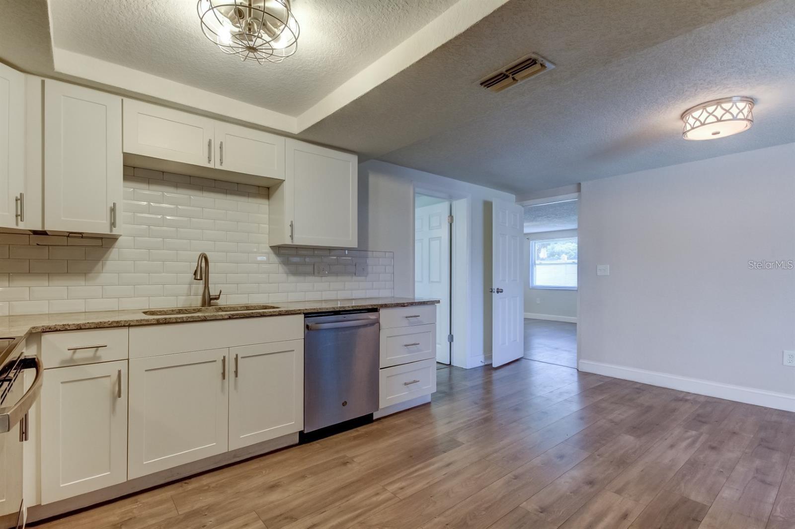 Image 18 of 53 For 7144 Fairfax Drive