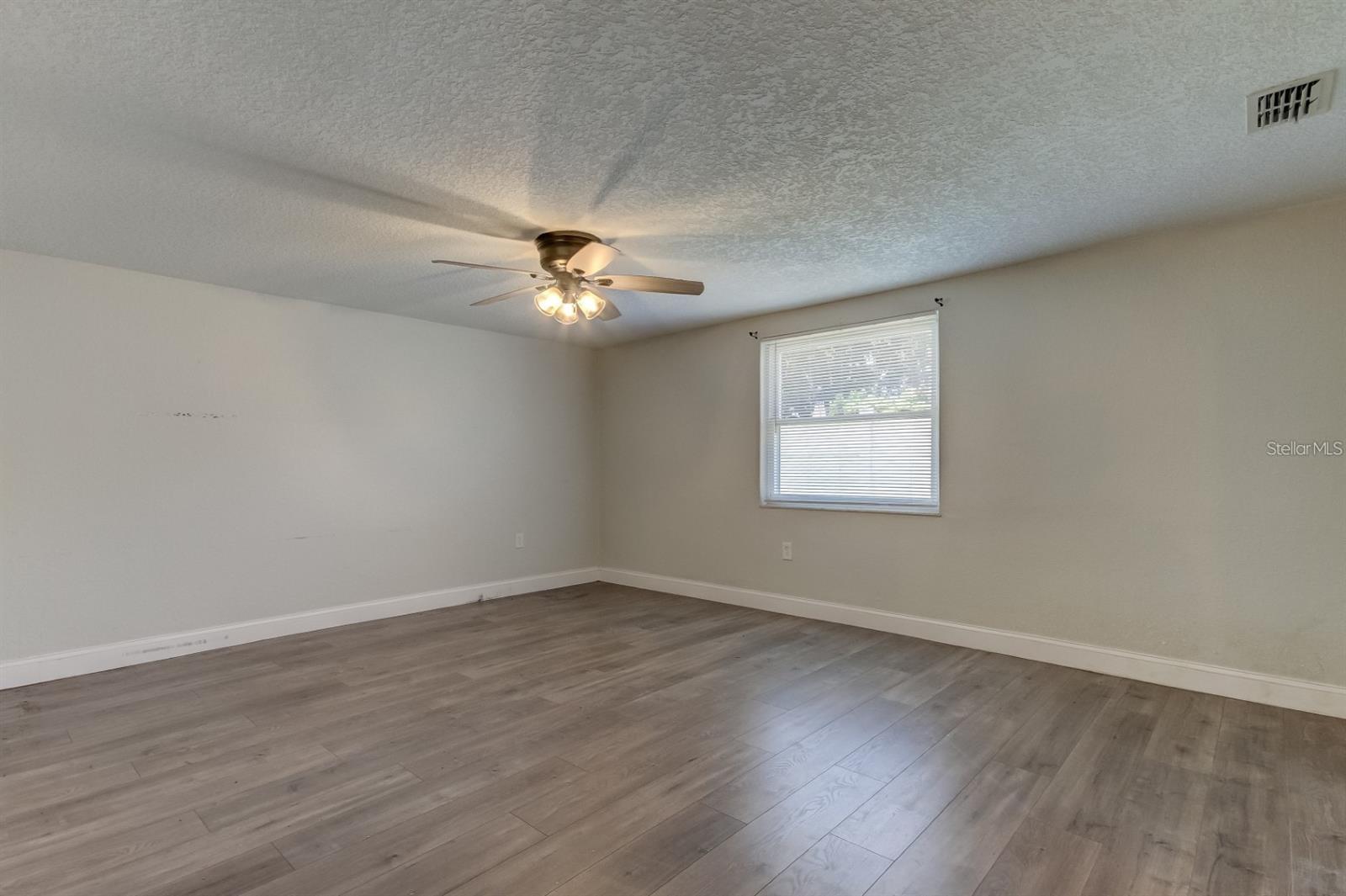 Image 20 of 53 For 7144 Fairfax Drive