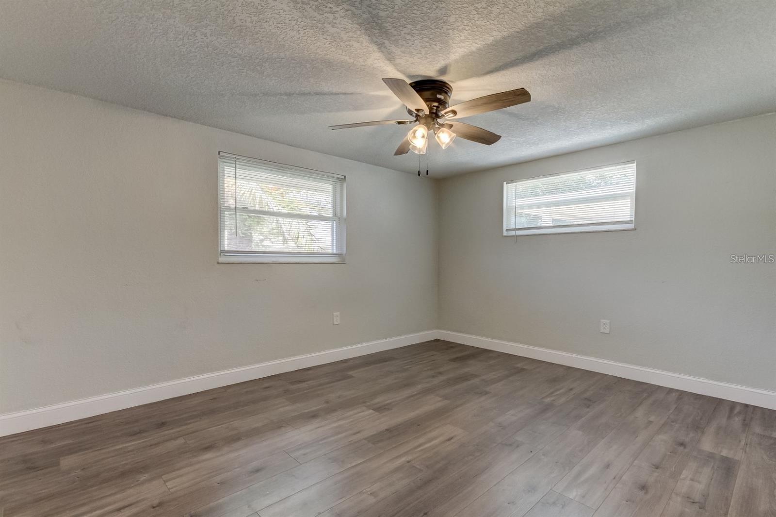 Image 31 of 53 For 7144 Fairfax Drive