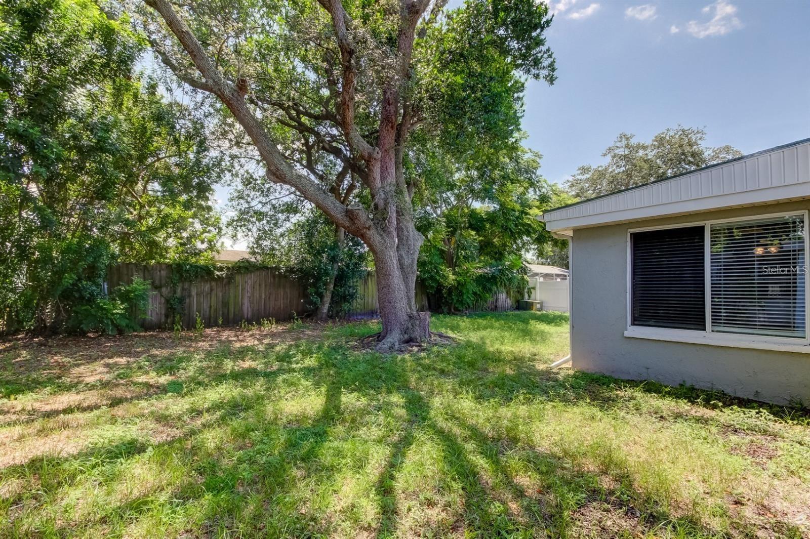 Image 46 of 53 For 7144 Fairfax Drive