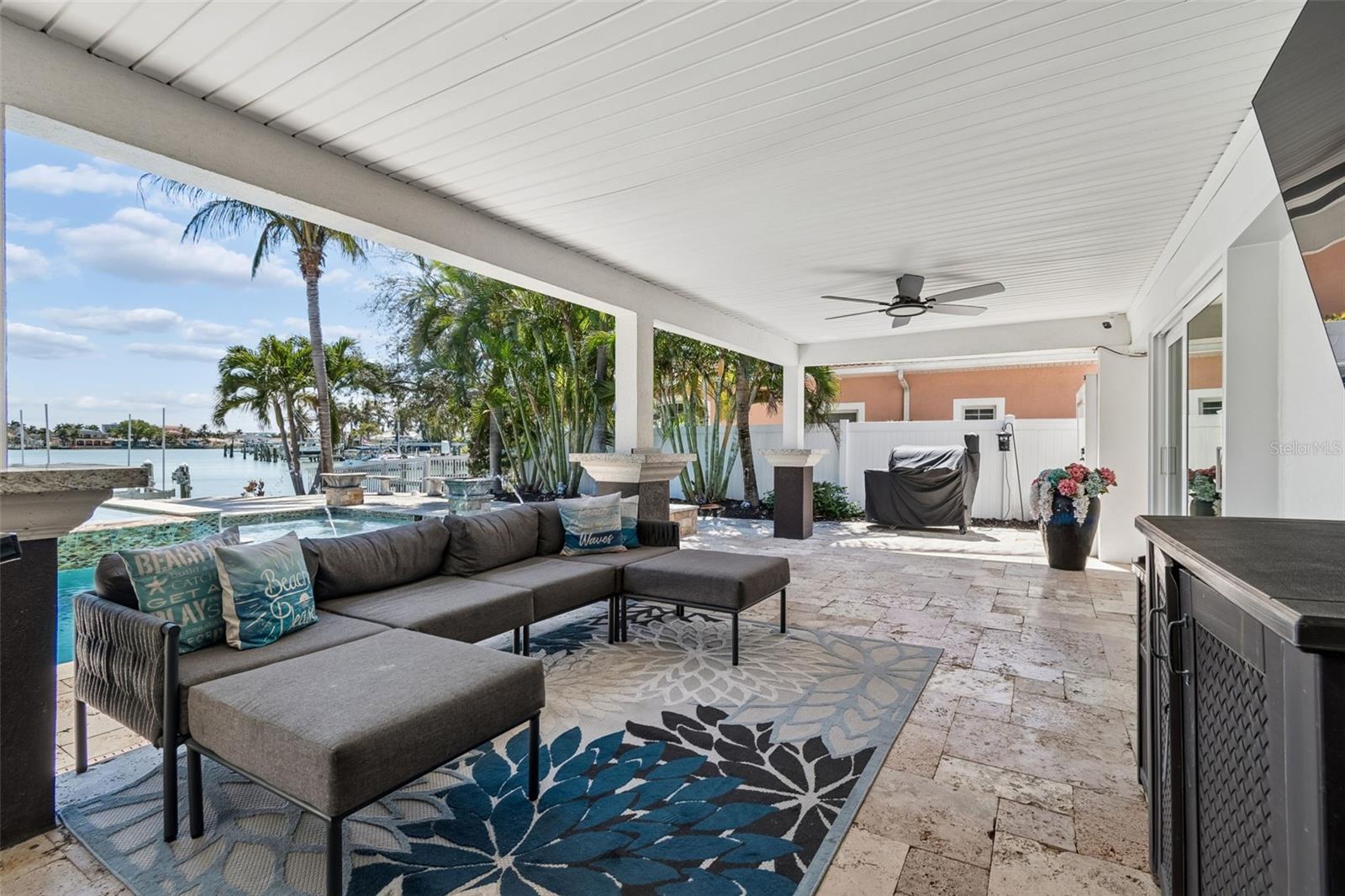 Image 12 of 40 For 10127 Paradise Boulevard