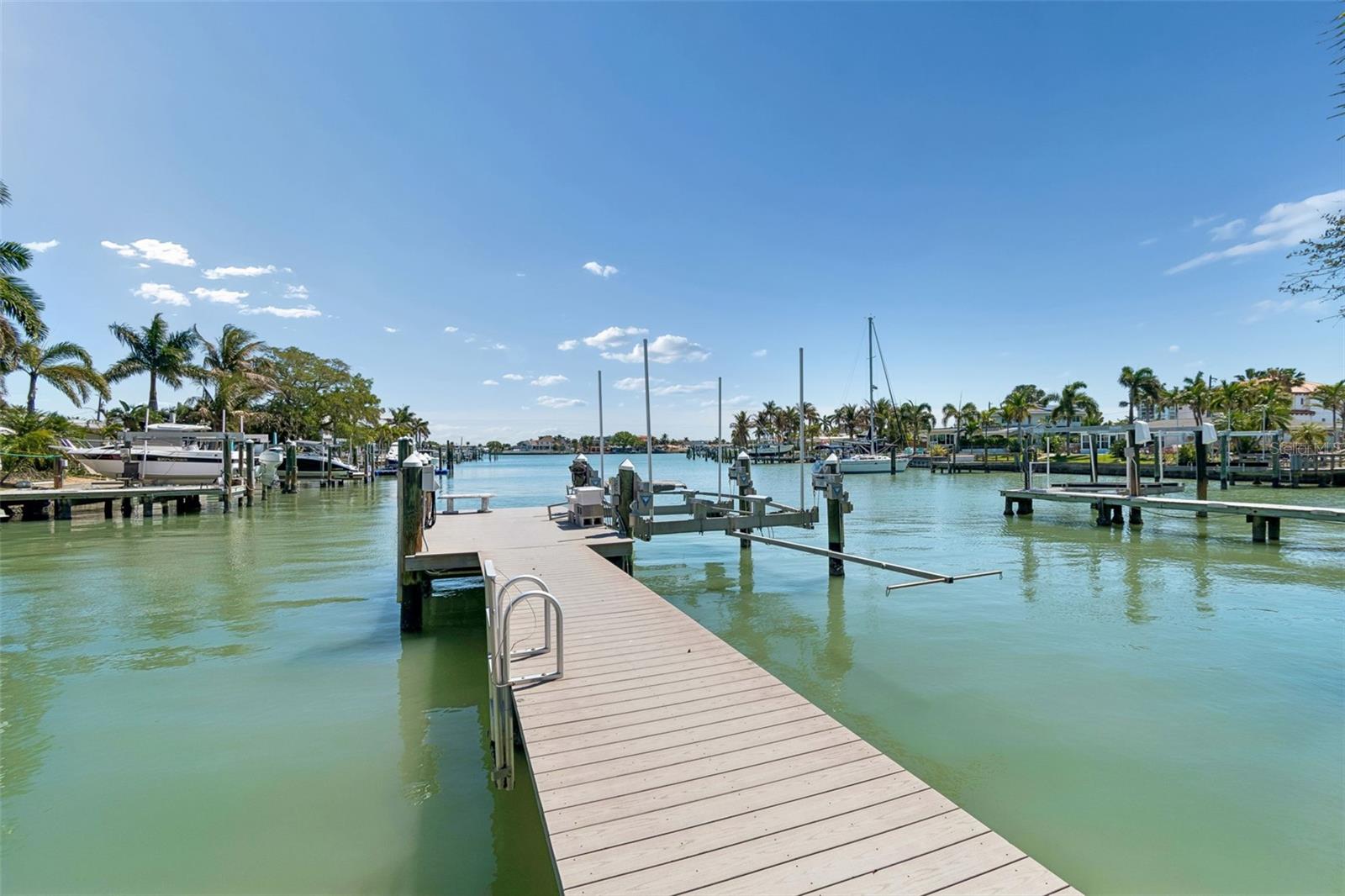 Image 18 of 40 For 10127 Paradise Boulevard