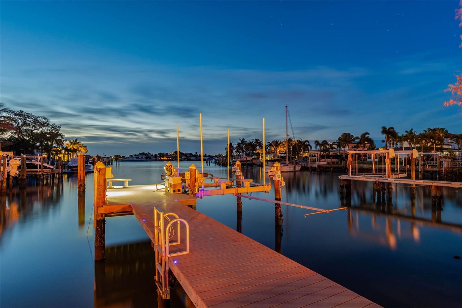 Image 3 of 40 For 10127 Paradise Boulevard