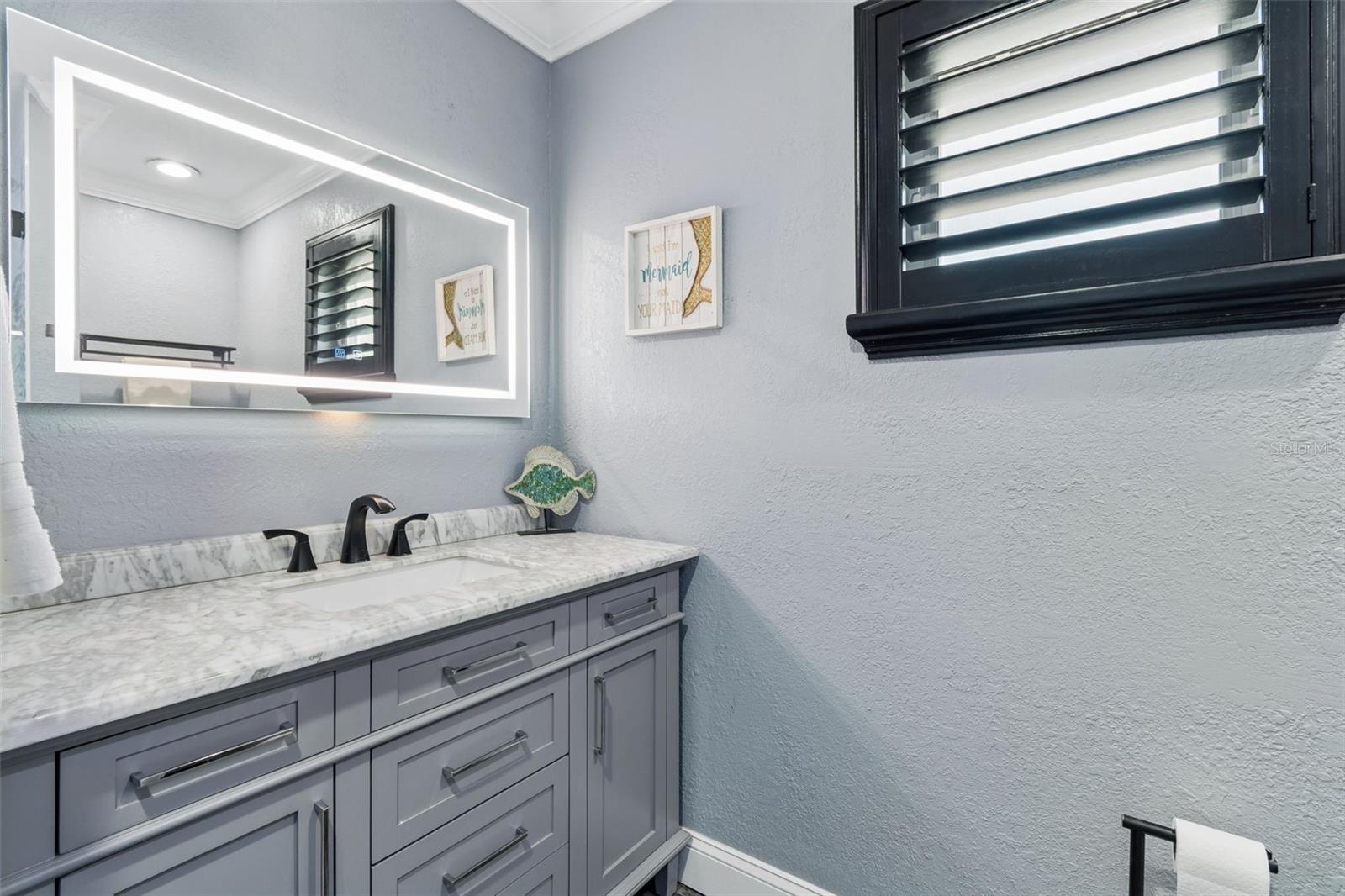 Image 33 of 40 For 10127 Paradise Boulevard