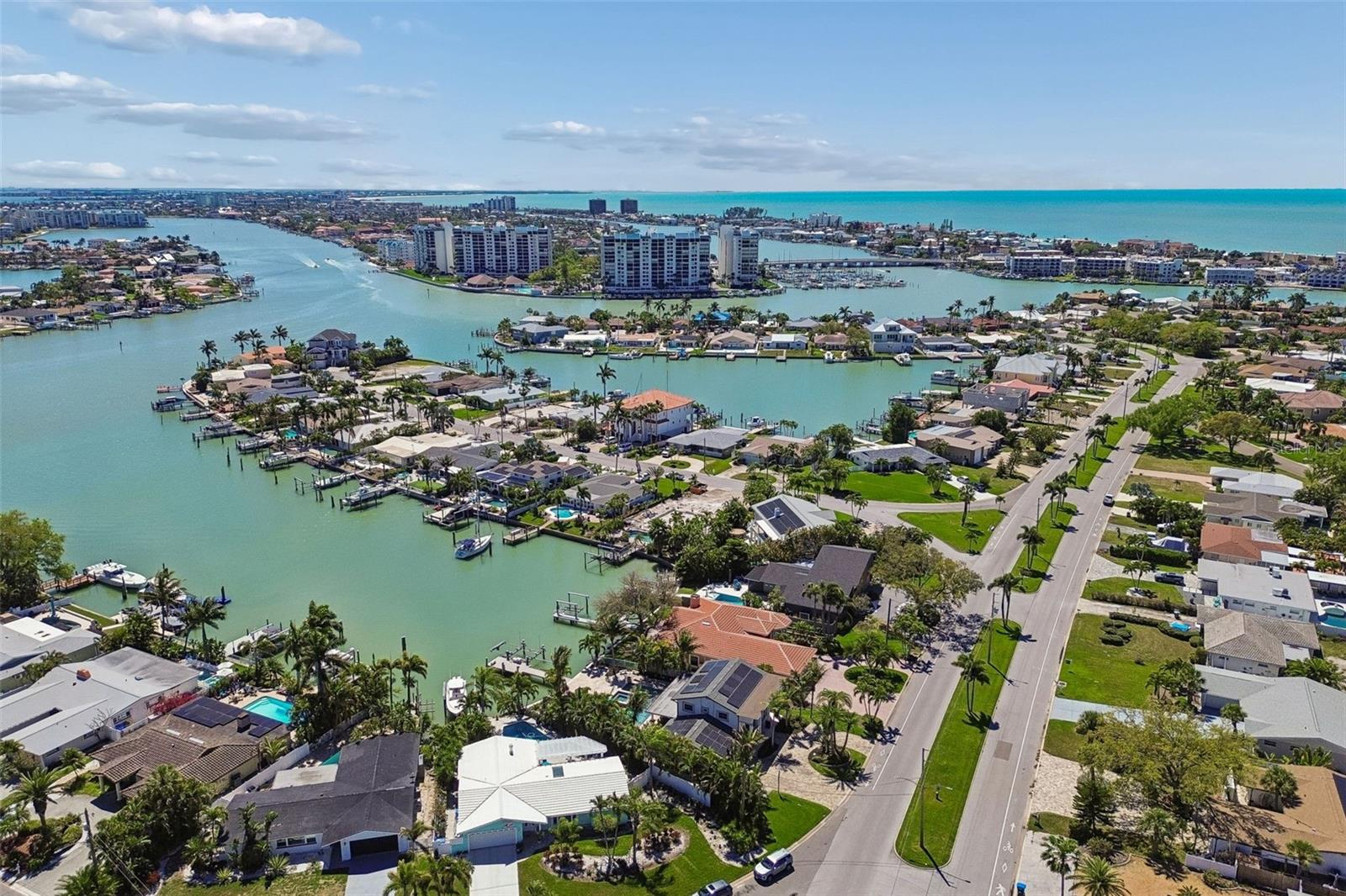 Image 6 of 40 For 10127 Paradise Boulevard