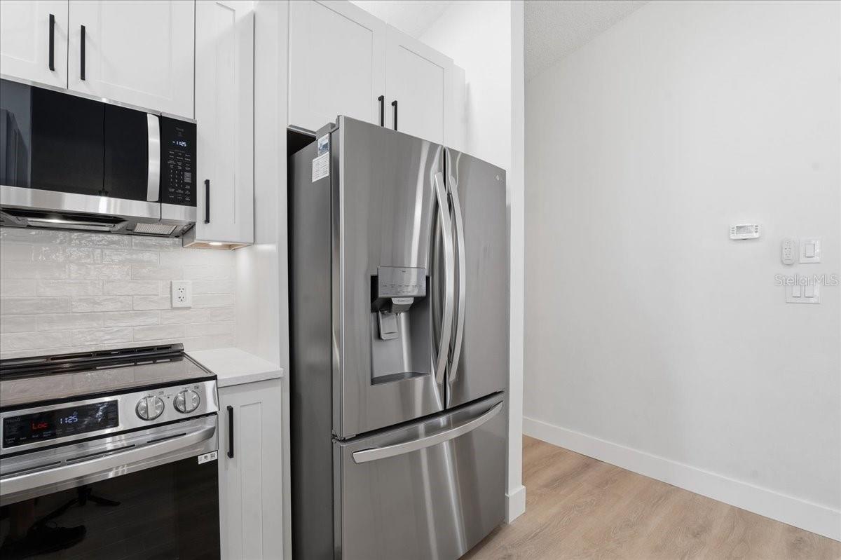 Image 18 of 53 For 220 19th Street