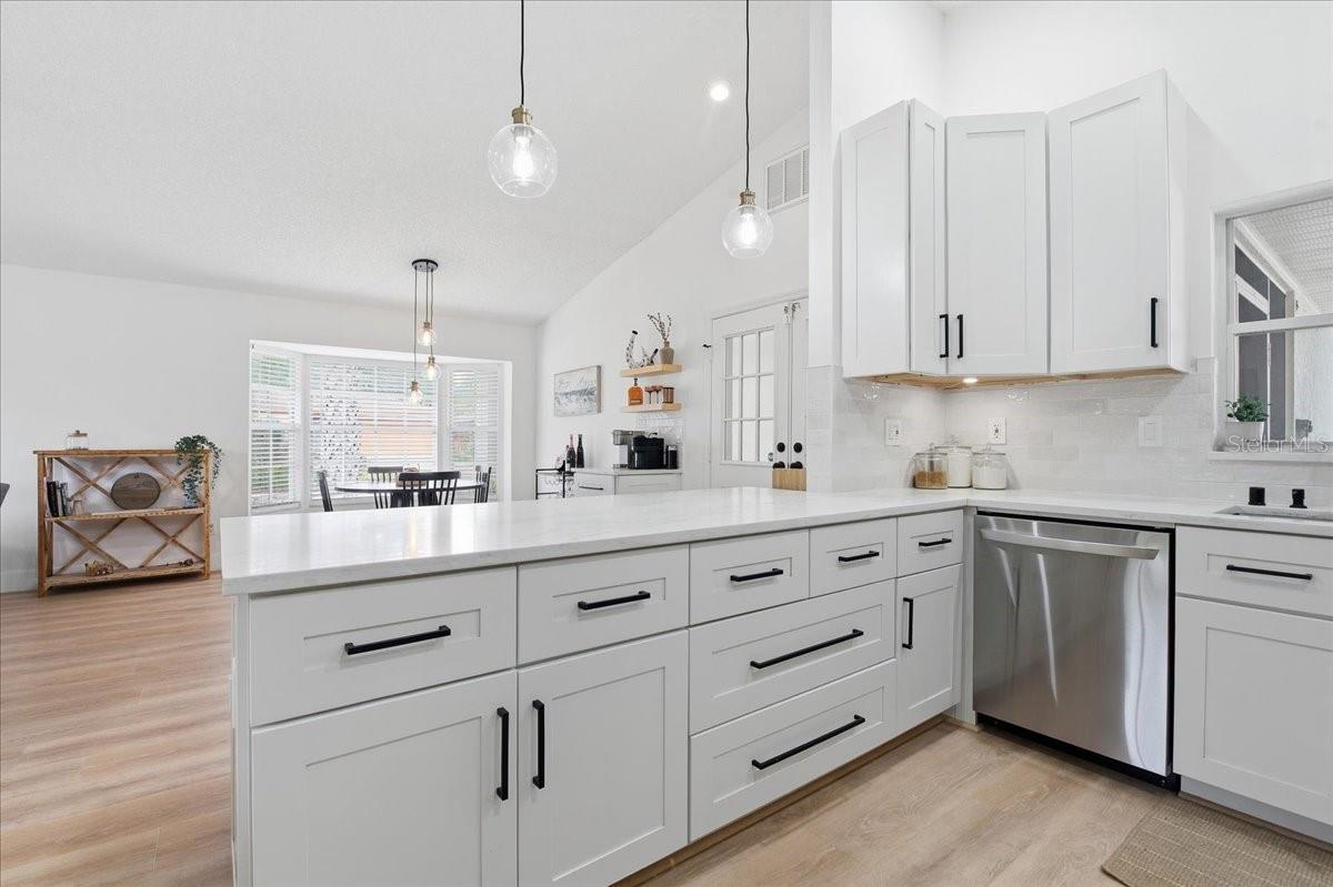 Image 19 of 53 For 220 19th Street