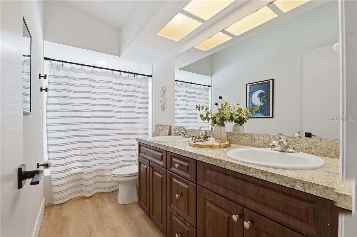 Image 27 of 53 For 220 19th Street