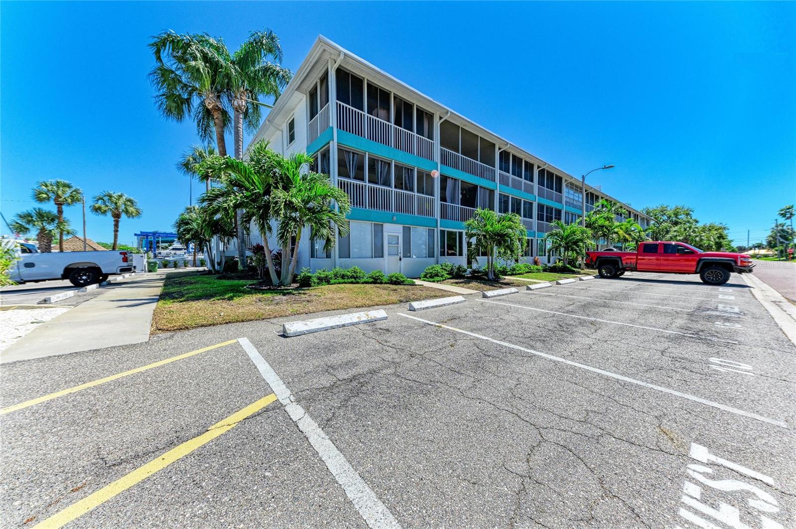 Image 4 of 42 For 4920 38th Way S 210