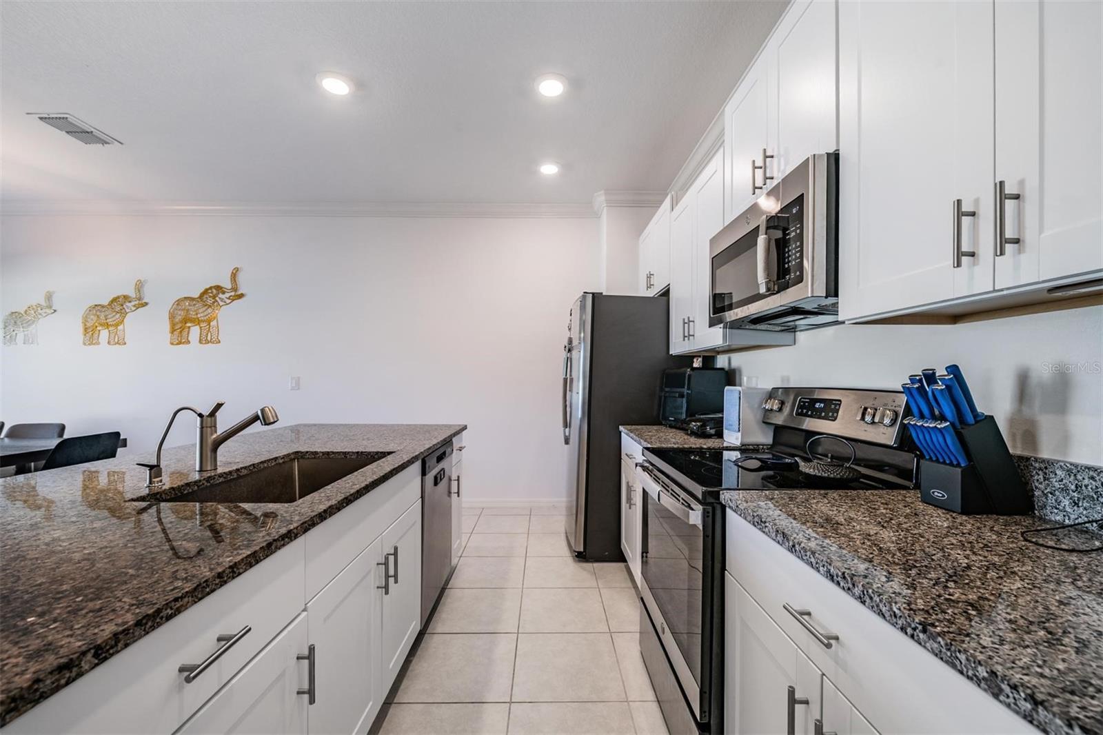 Image 21 of 62 For 9661 Ashworth Place
