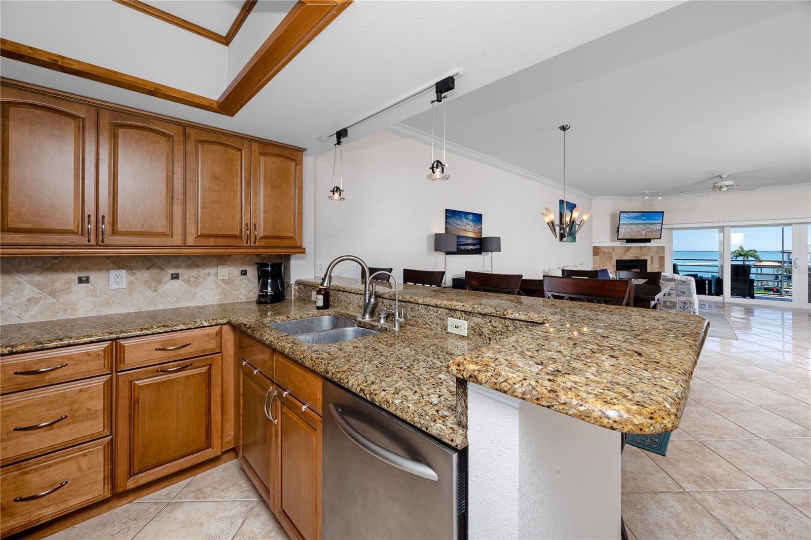 Image 5 of 44 For 363 Pinellas Bayway S 48