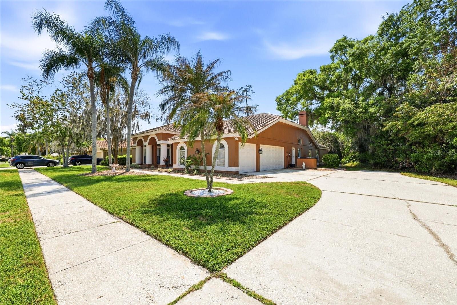 Image 12 of 59 For 1384 Forestedge Boulevard