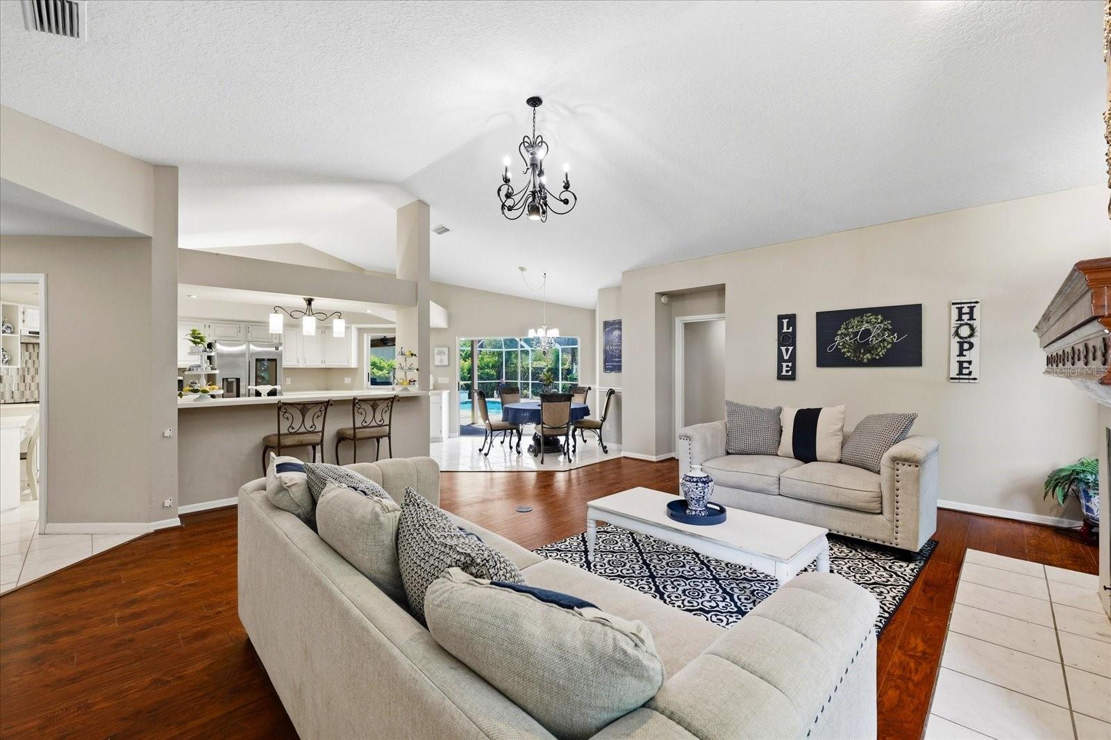 Image 22 of 59 For 1384 Forestedge Boulevard