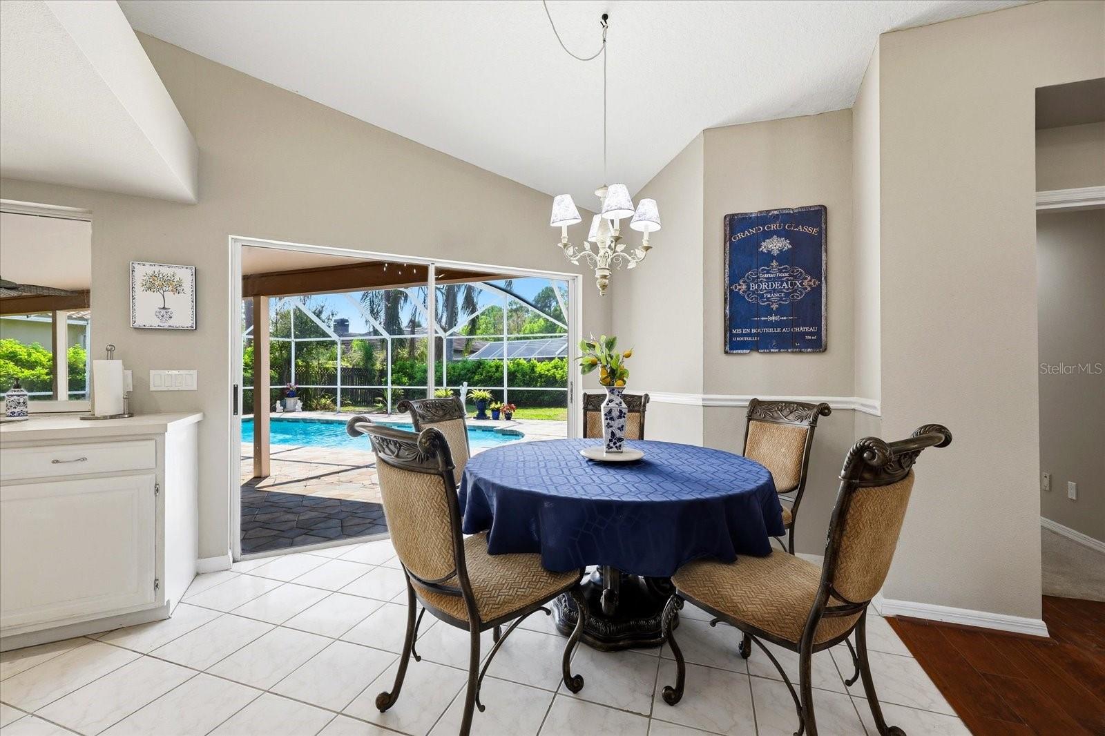 Image 23 of 59 For 1384 Forestedge Boulevard