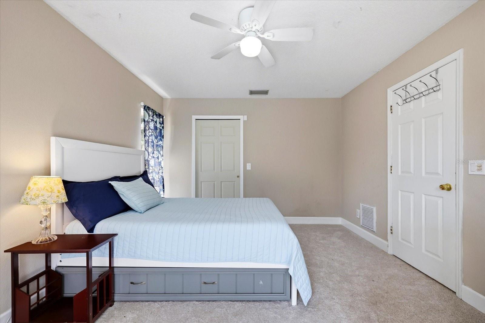 Image 29 of 59 For 1384 Forestedge Boulevard