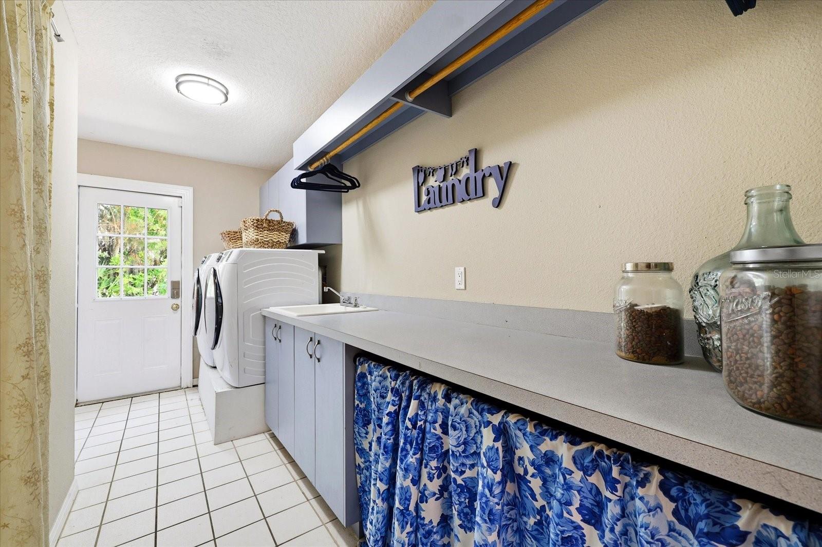 Image 34 of 59 For 1384 Forestedge Boulevard