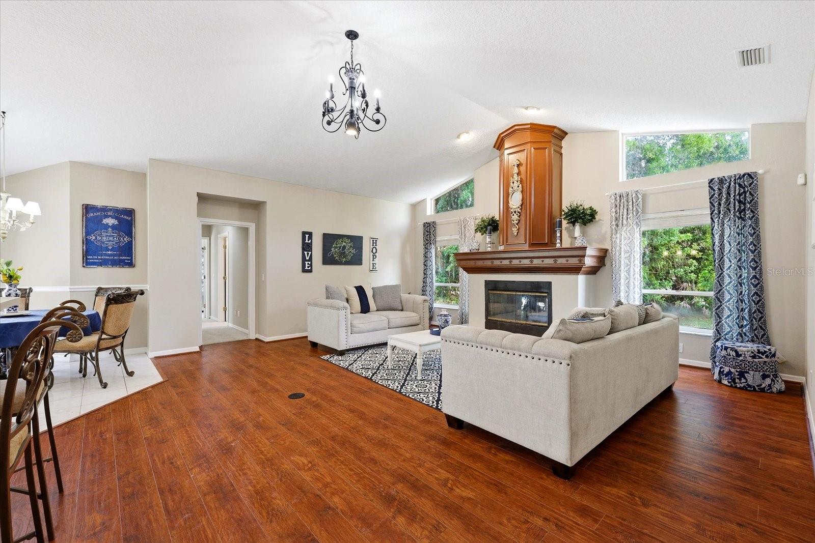 Image 4 of 59 For 1384 Forestedge Boulevard