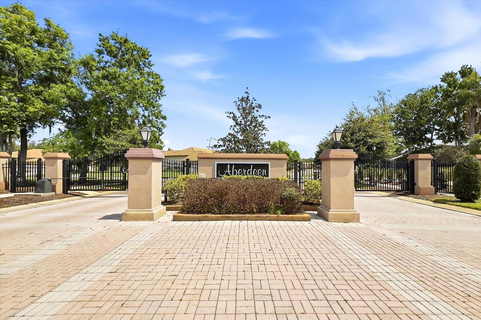 Image 43 of 59 For 1384 Forestedge Boulevard