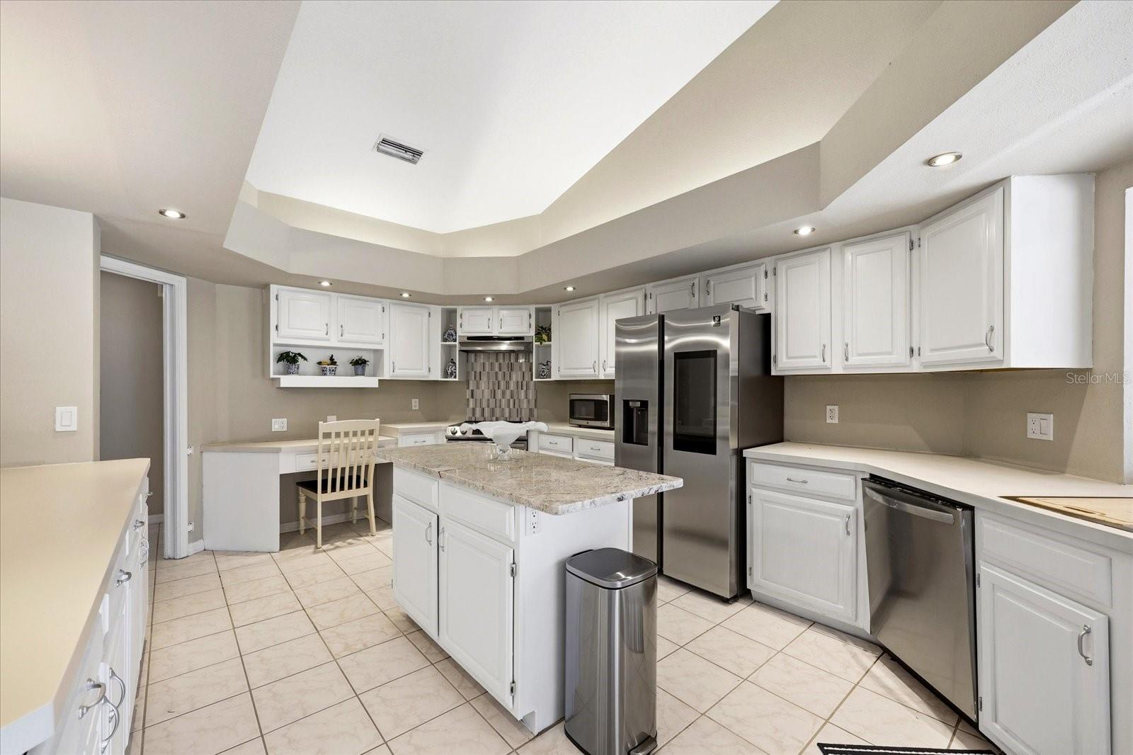 Image 5 of 59 For 1384 Forestedge Boulevard