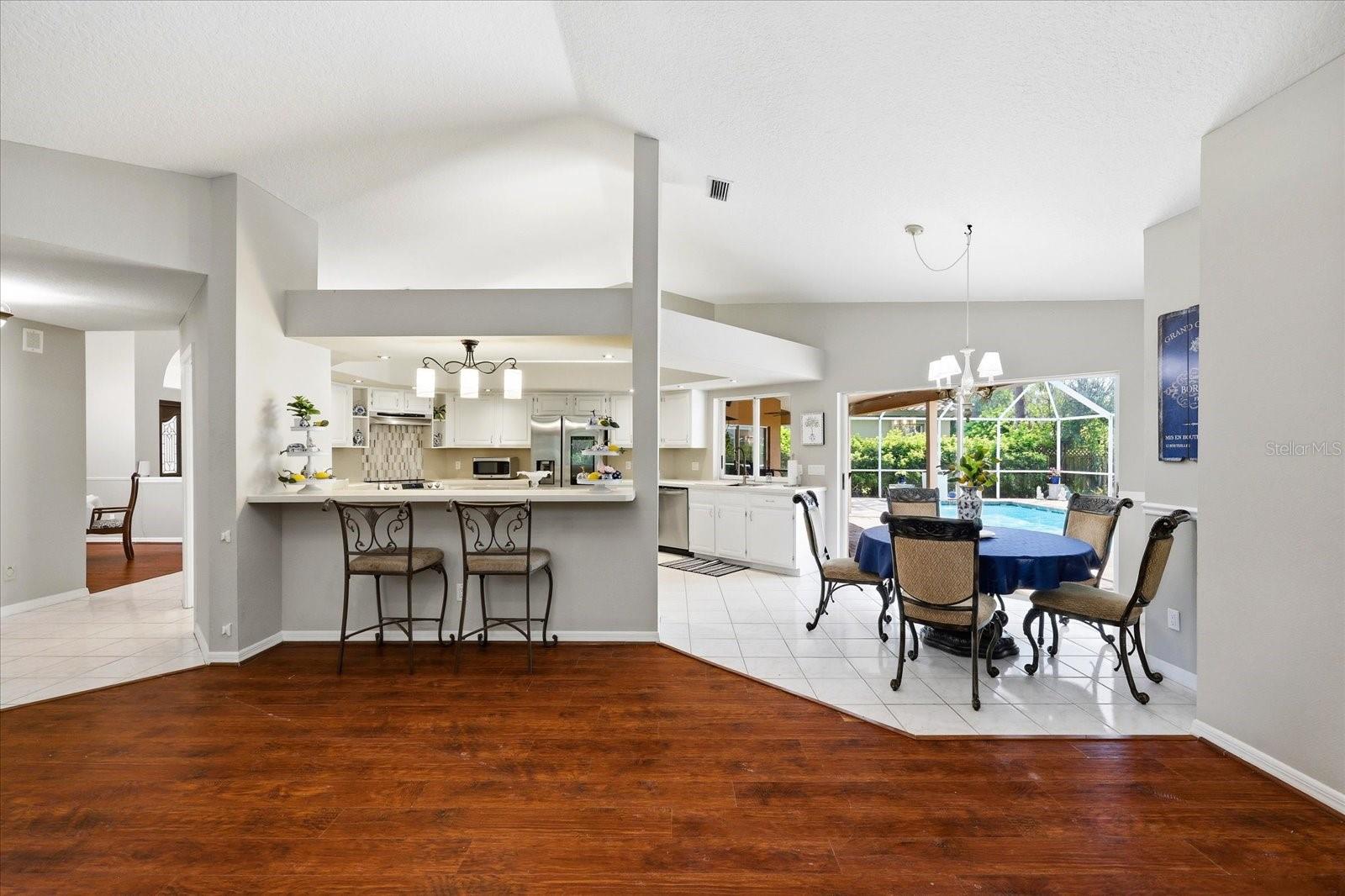 Image 6 of 59 For 1384 Forestedge Boulevard