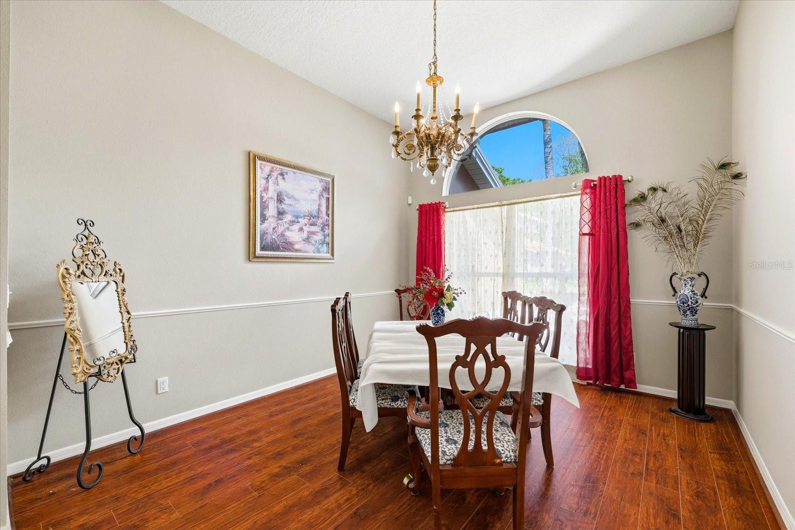 Image 8 of 59 For 1384 Forestedge Boulevard