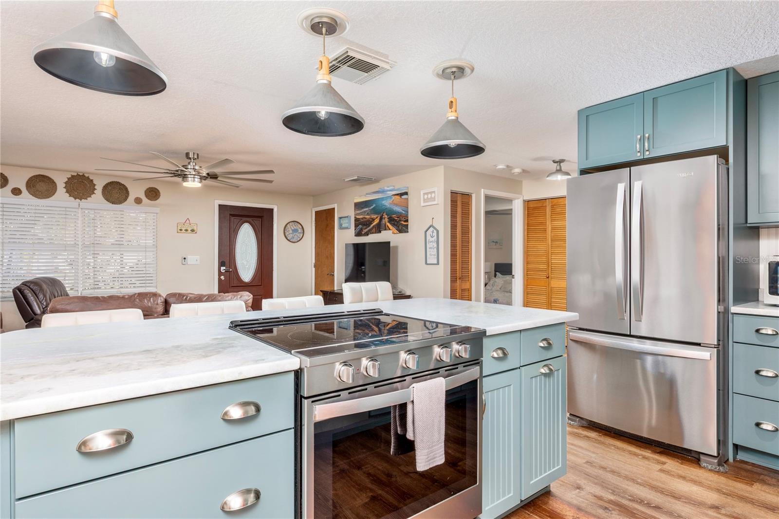 Image 11 of 32 For 8318 76th Avenue