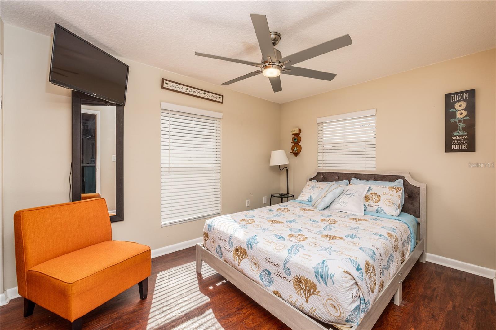 Image 14 of 32 For 8318 76th Avenue