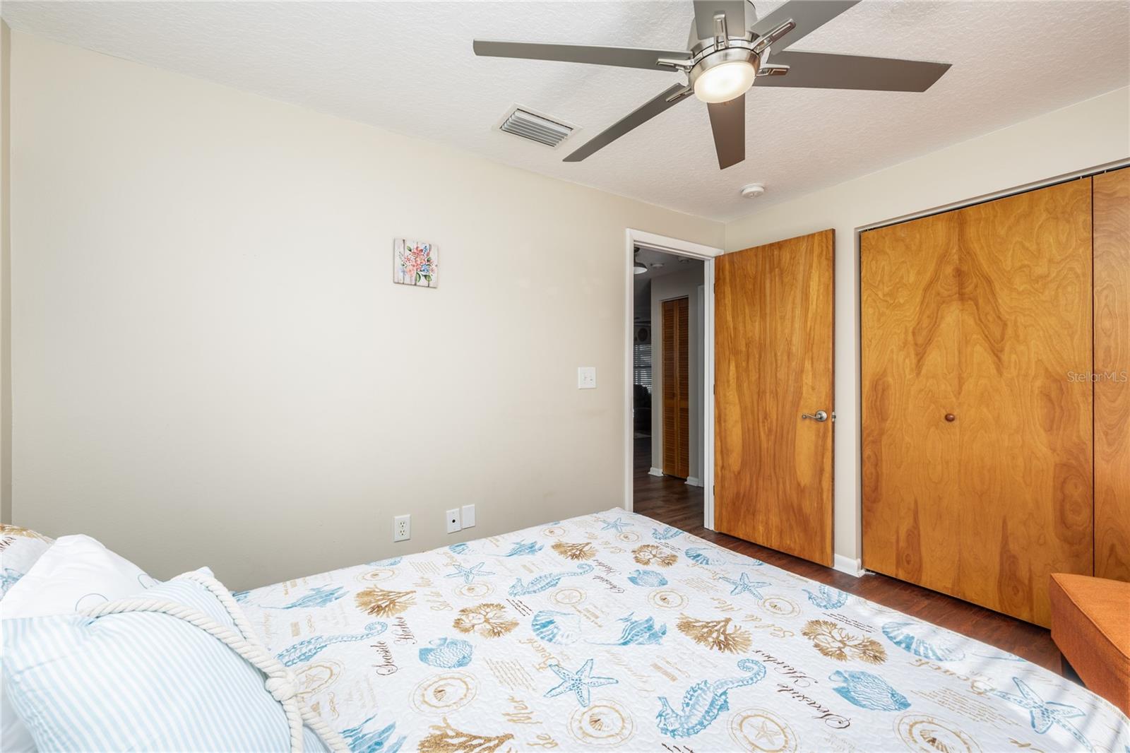 Image 15 of 32 For 8318 76th Avenue