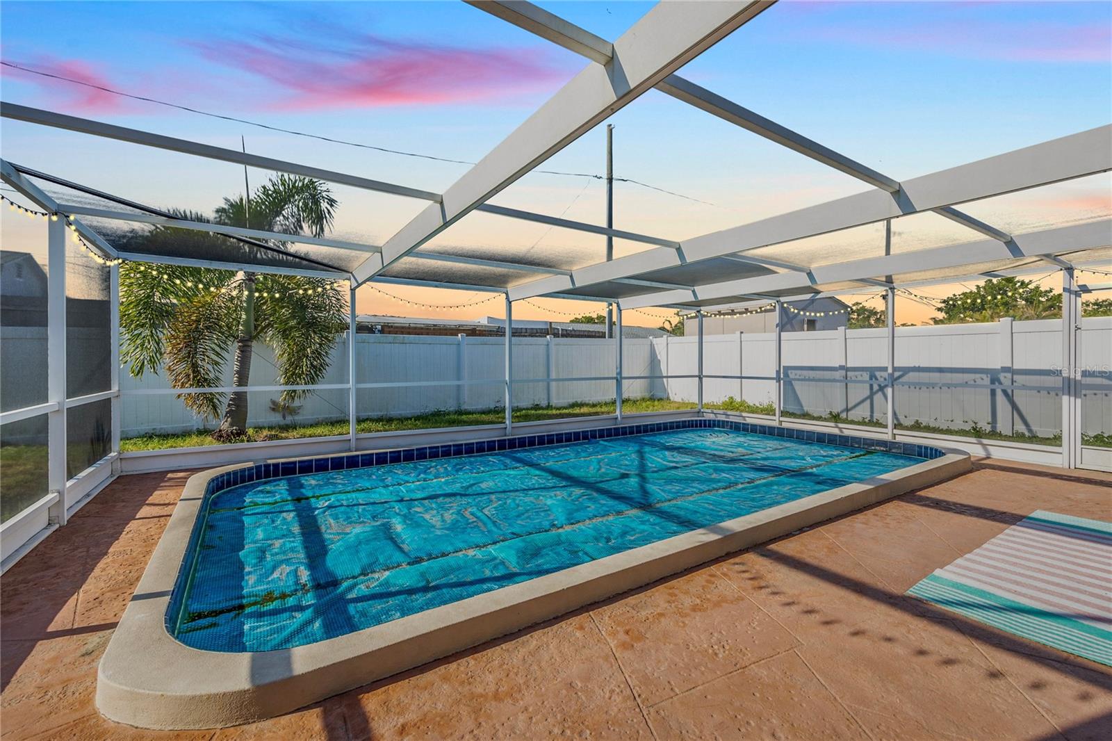 Image 21 of 32 For 8318 76th Avenue