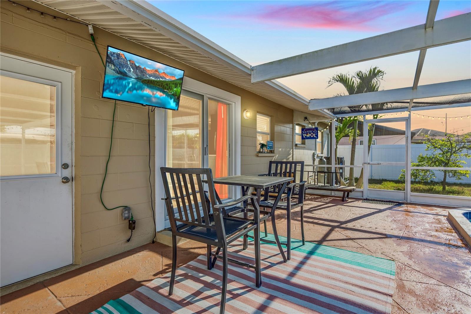 Image 22 of 32 For 8318 76th Avenue