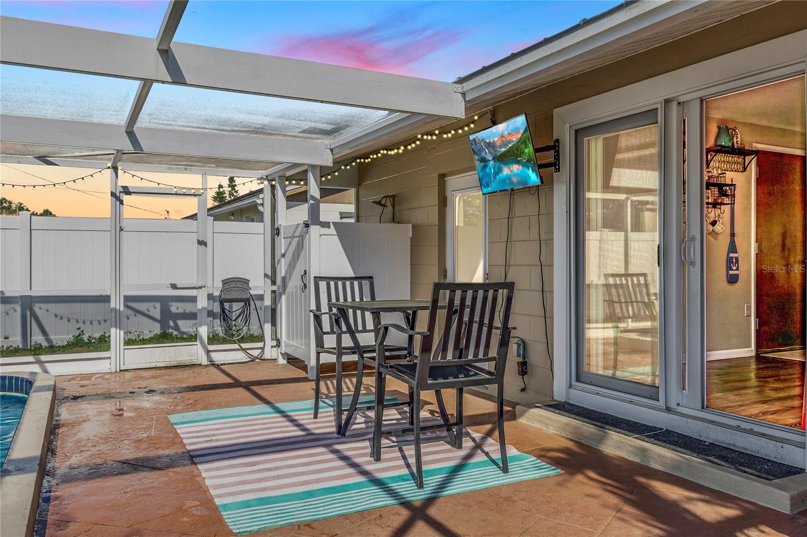 Image 23 of 32 For 8318 76th Avenue