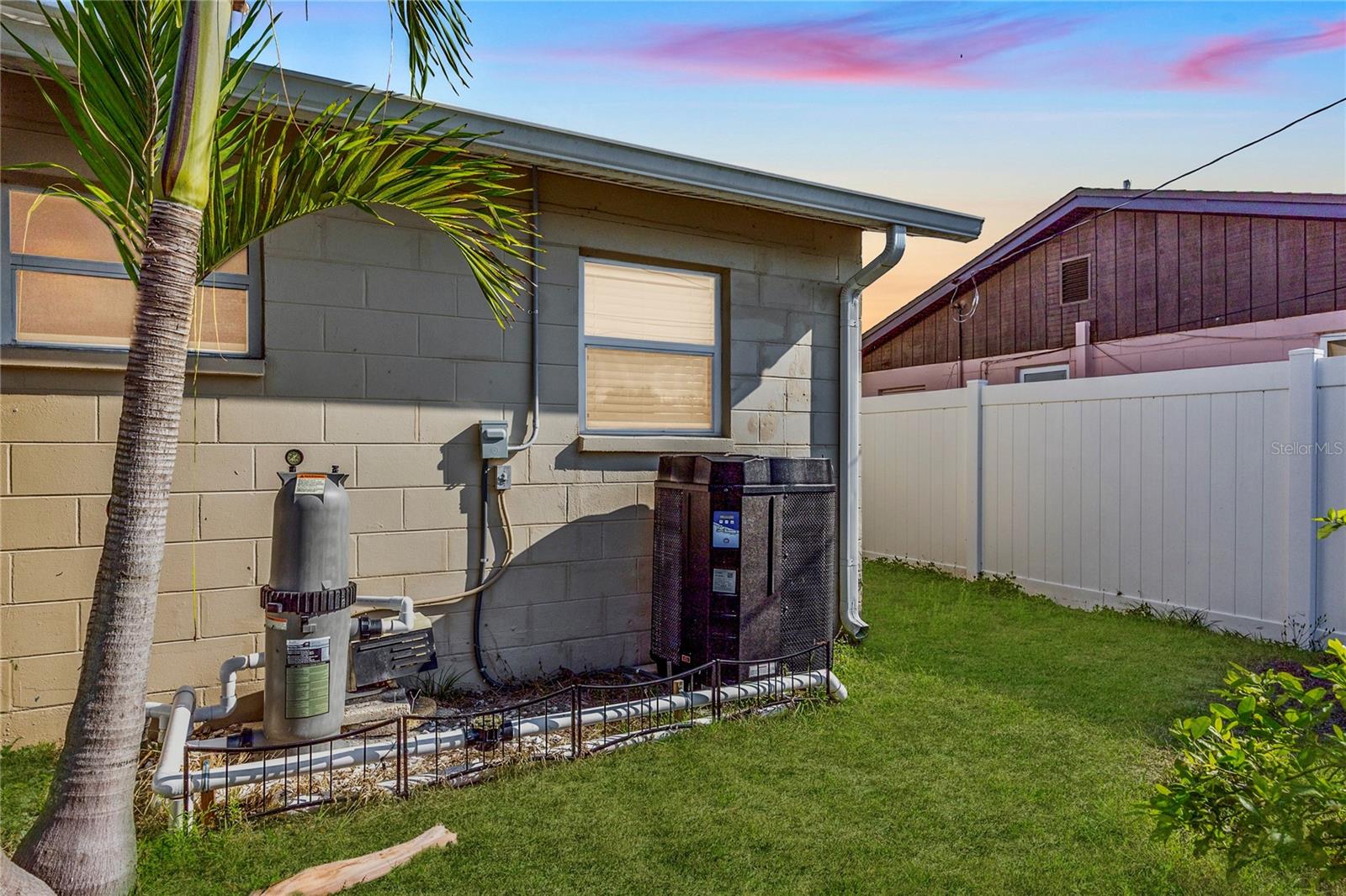 Image 25 of 32 For 8318 76th Avenue