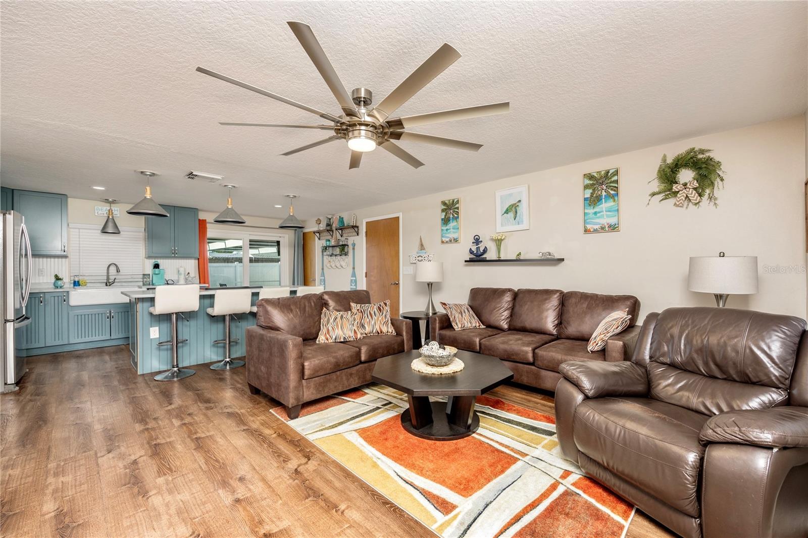 Image 7 of 32 For 8318 76th Avenue