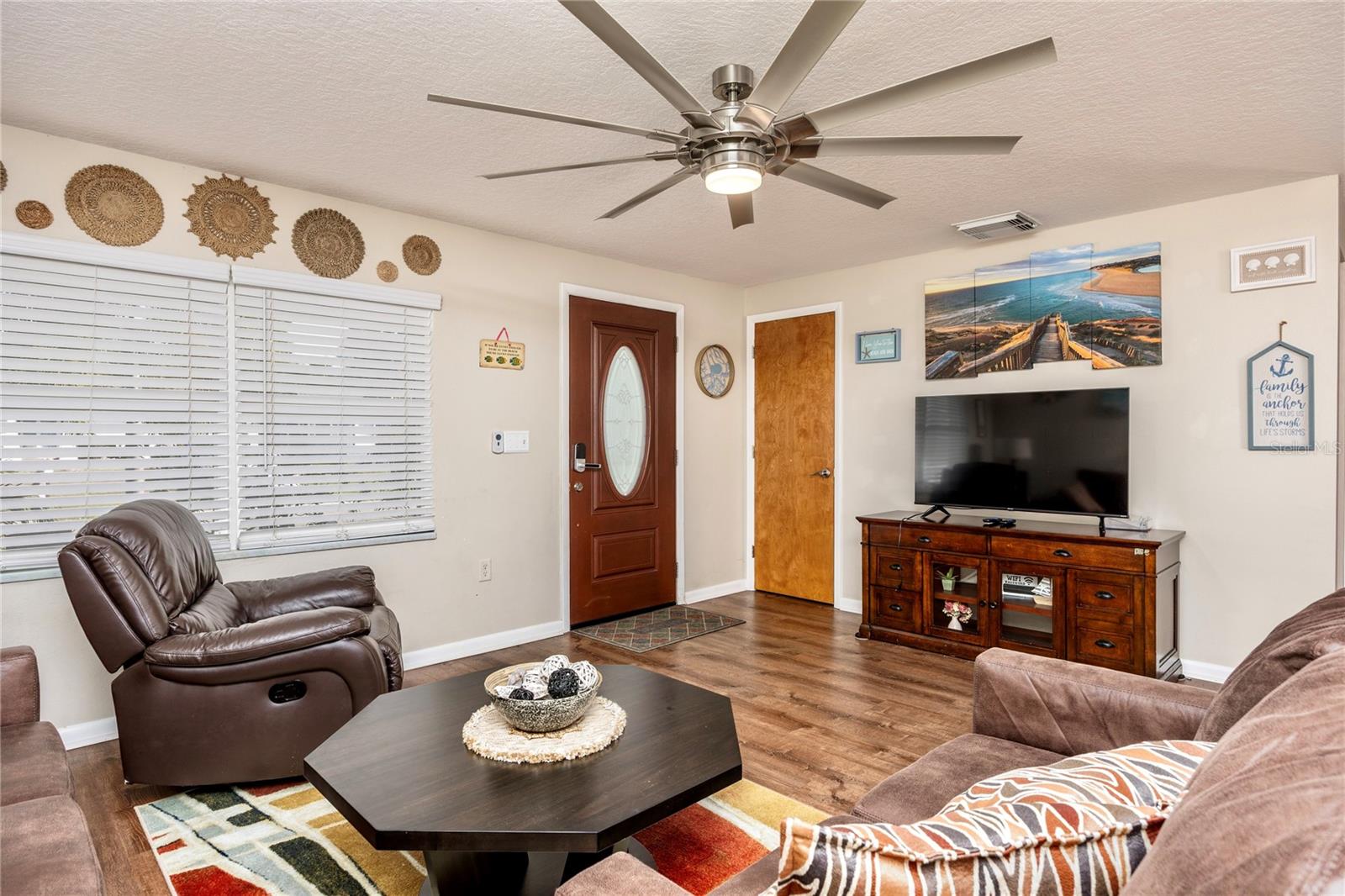 Image 8 of 32 For 8318 76th Avenue