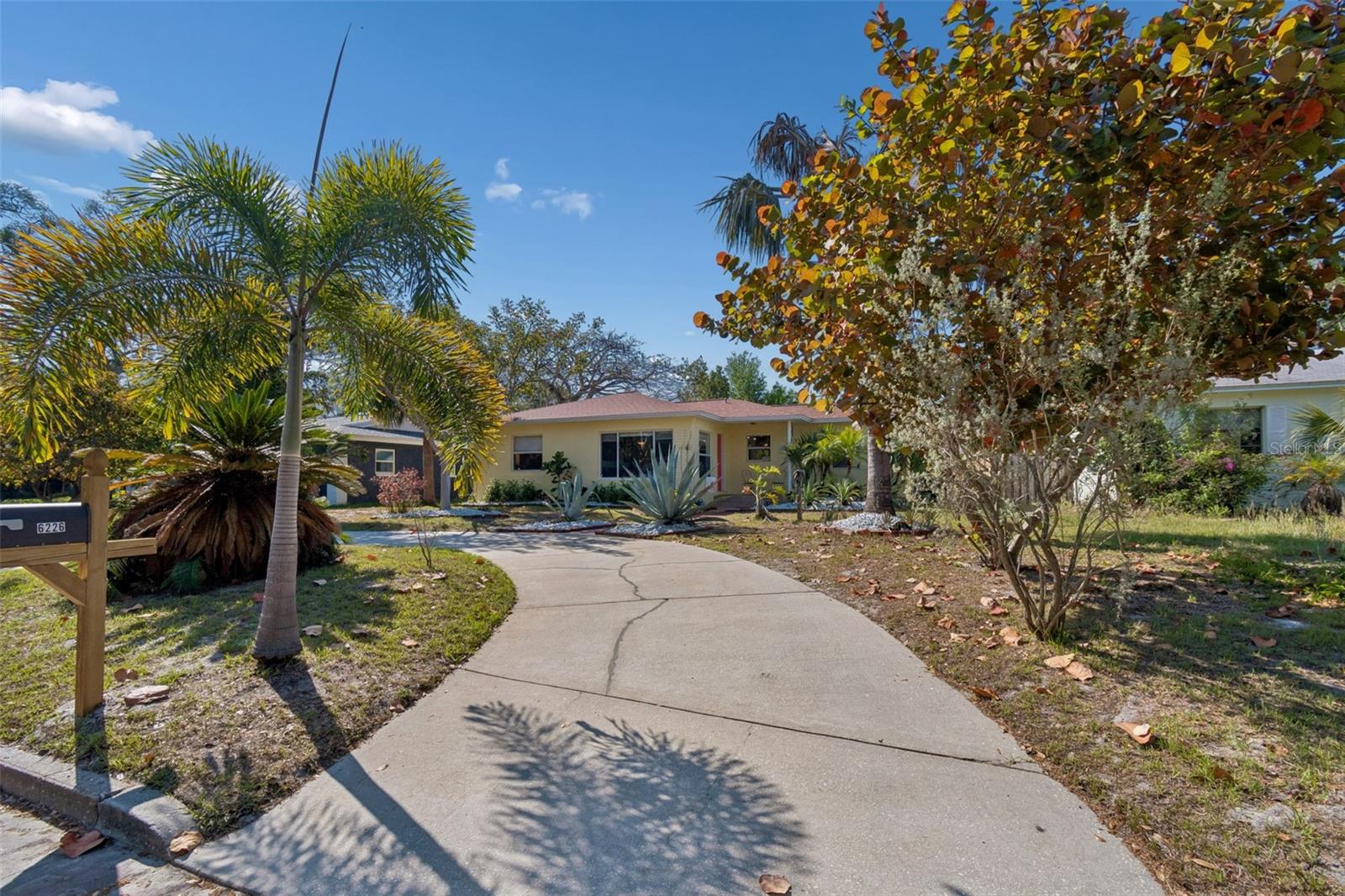 Image 3 of 46 For 6226 8th Avenue S