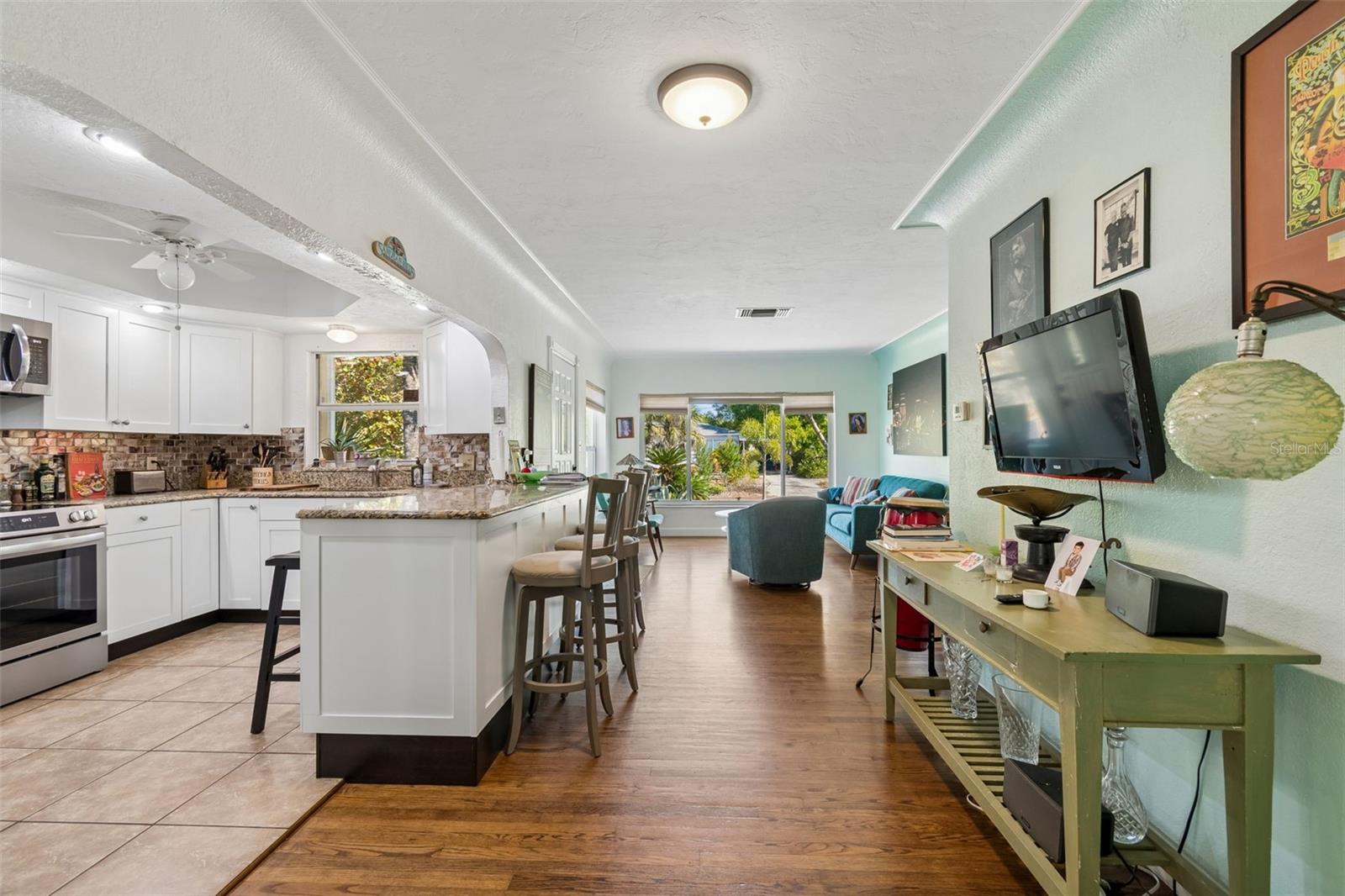 Image 9 of 46 For 6226 8th Avenue S