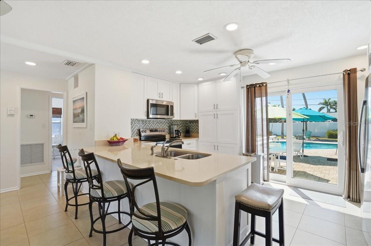 Image 13 of 75 For 221 41st Avenue