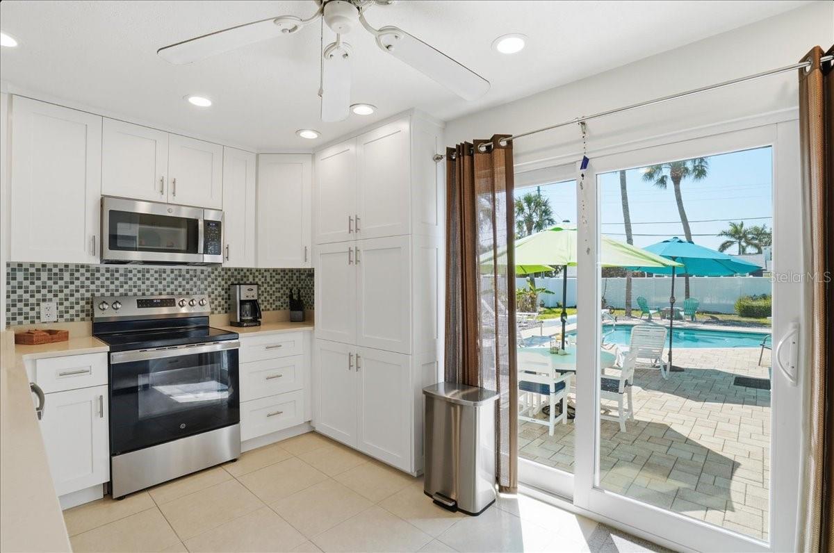 Image 17 of 75 For 221 41st Avenue