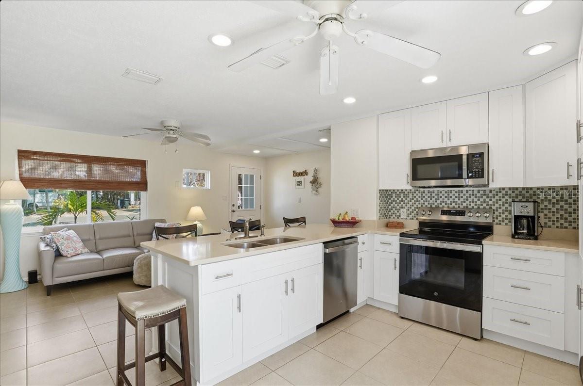 Image 2 of 75 For 221 41st Avenue