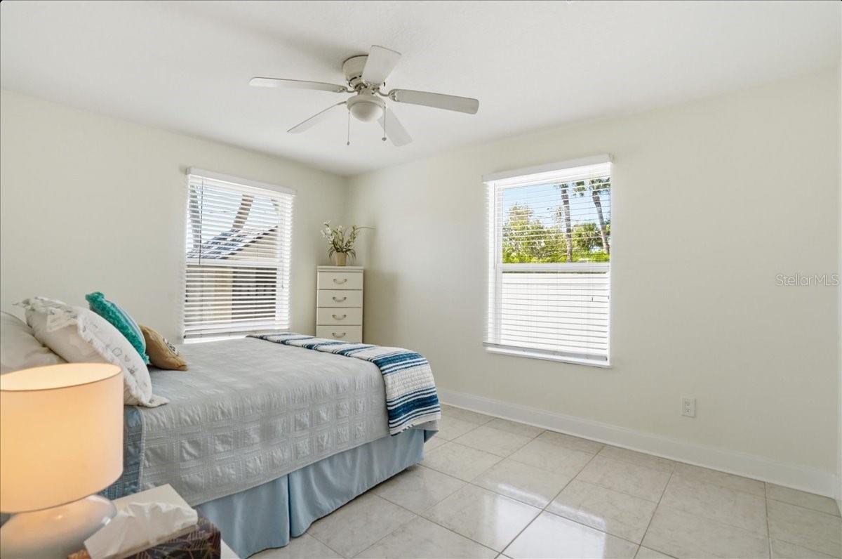 Image 28 of 75 For 221 41st Avenue