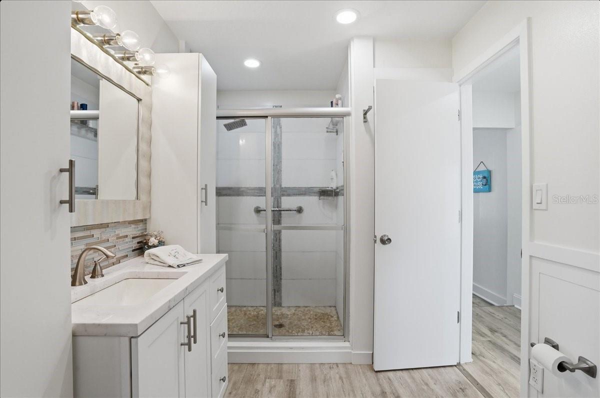 Image 32 of 75 For 221 41st Avenue