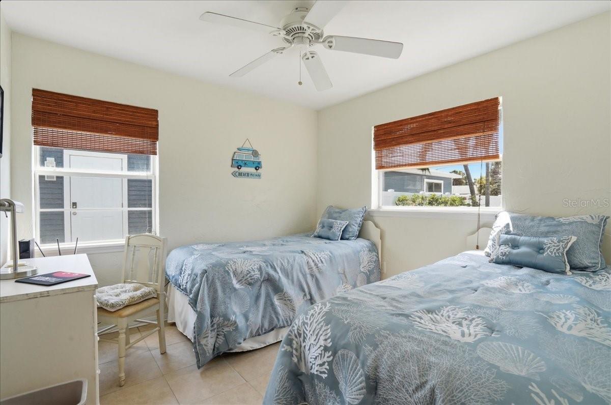 Image 42 of 75 For 221 41st Avenue