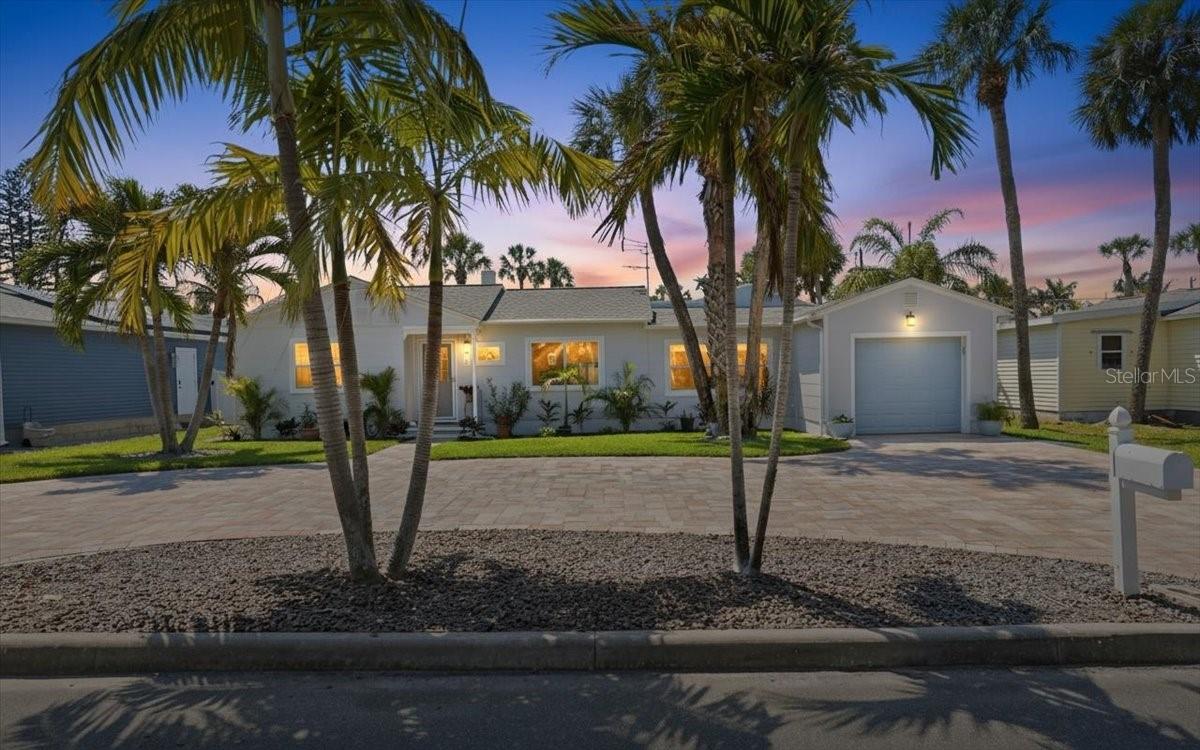 Image 5 of 75 For 221 41st Avenue