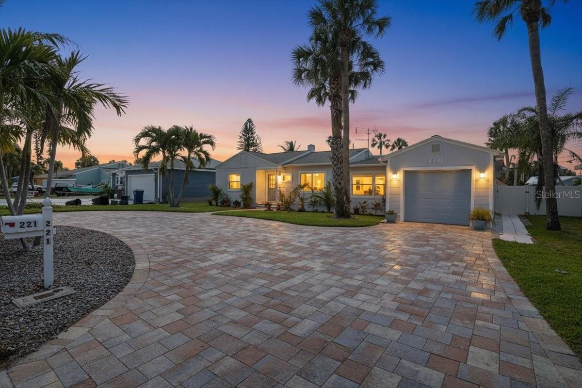 Image 6 of 75 For 221 41st Avenue