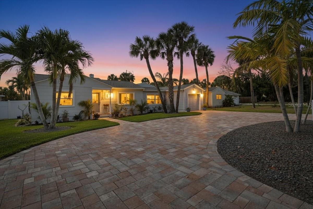 Image 7 of 75 For 221 41st Avenue