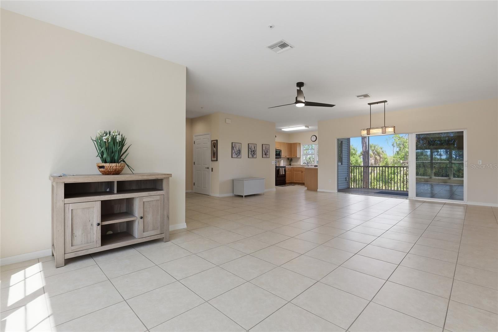 Image 11 of 40 For 3929 Cape Haze Drive 103