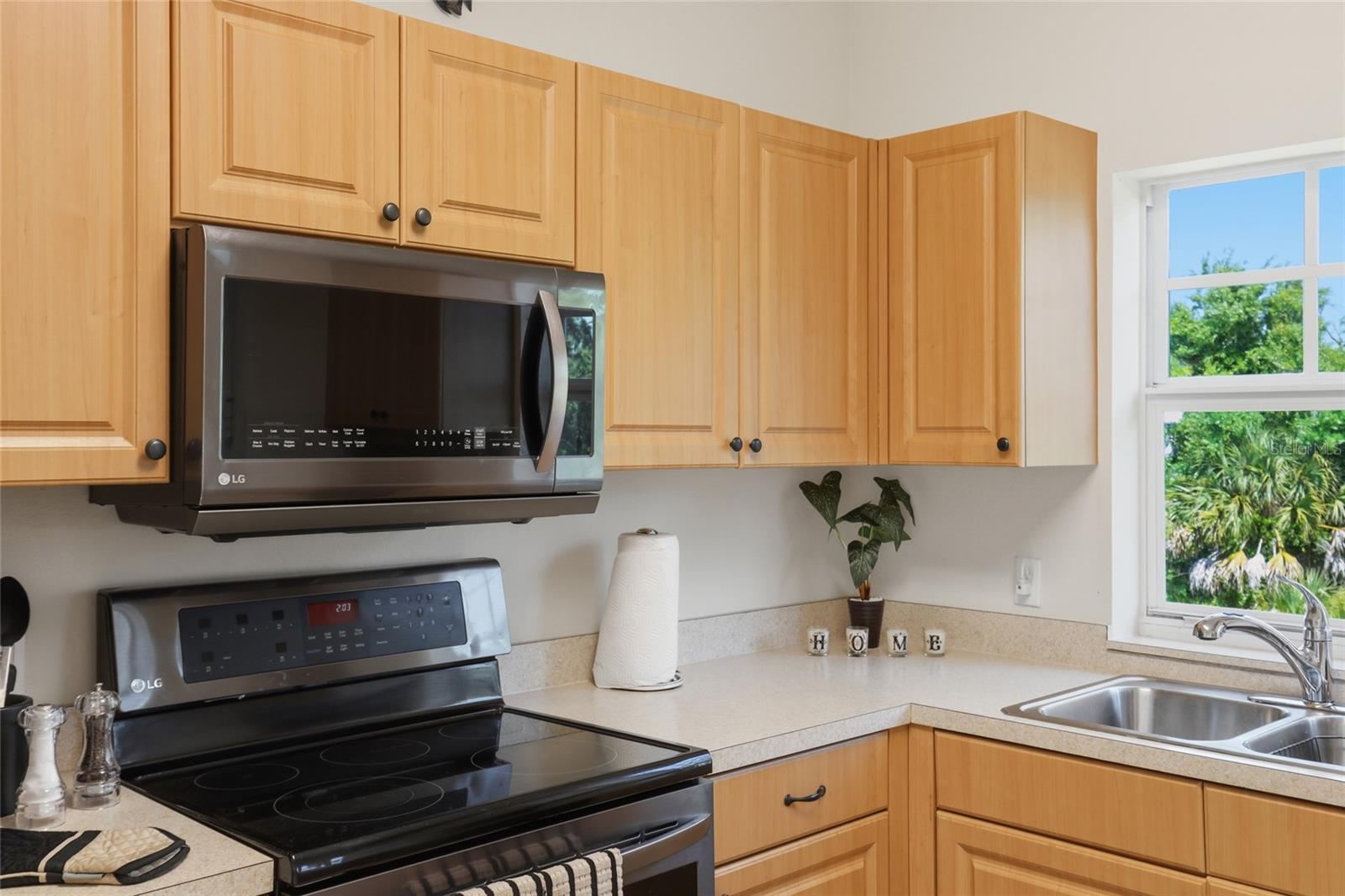 Image 17 of 40 For 3929 Cape Haze Drive 103