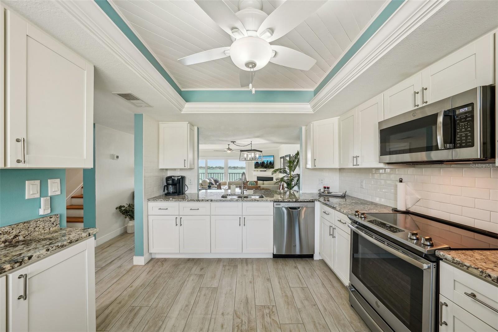 Image 19 of 47 For 7520 Sunshine Skyway Lane S T18