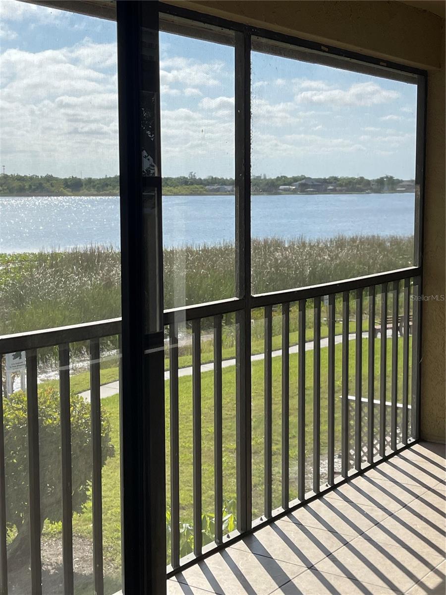 Image 19 of 24 For 10125 Sailwinds Boulevard N 203